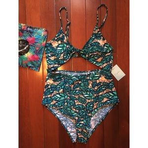 Cupshe Lush Leaves Print One-piece